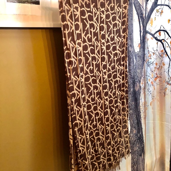 Calvin Klein monogram scarf - Picture 6 of 7